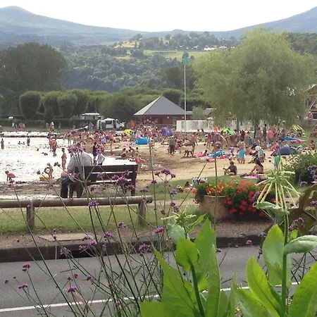 Le Beau * Chambon-sur-Lac