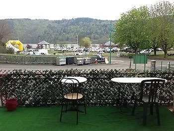 Le Beau * Chambon-sur-Lac